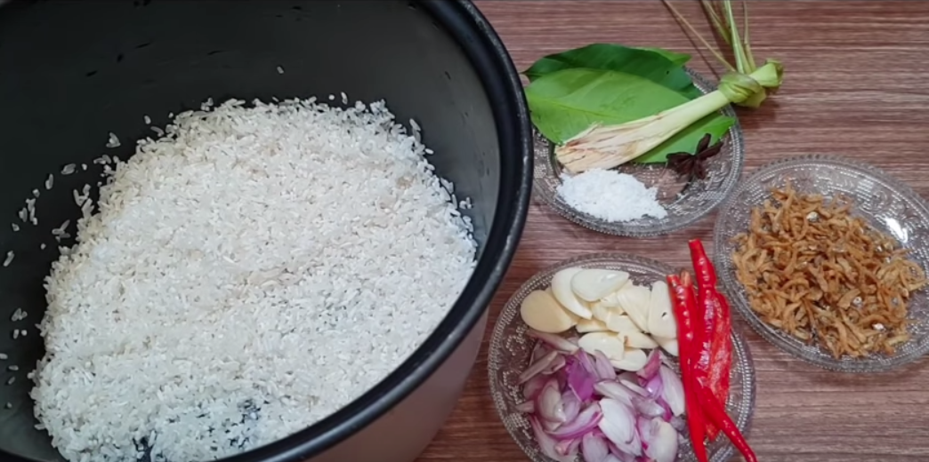 Indonesian Cuisine: Resepi Nasi Liwet Ikan Teri Dengan 