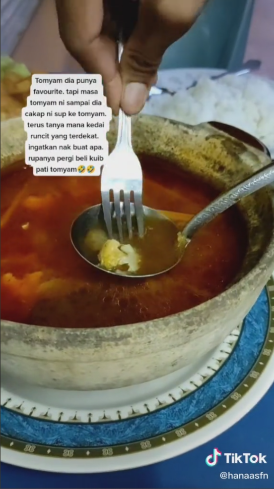 TOMYAM YANG DIPESAN TIDAK MEMPUNYAI RASA