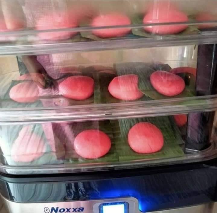 Kuih Pulut Merah Inti Kacang