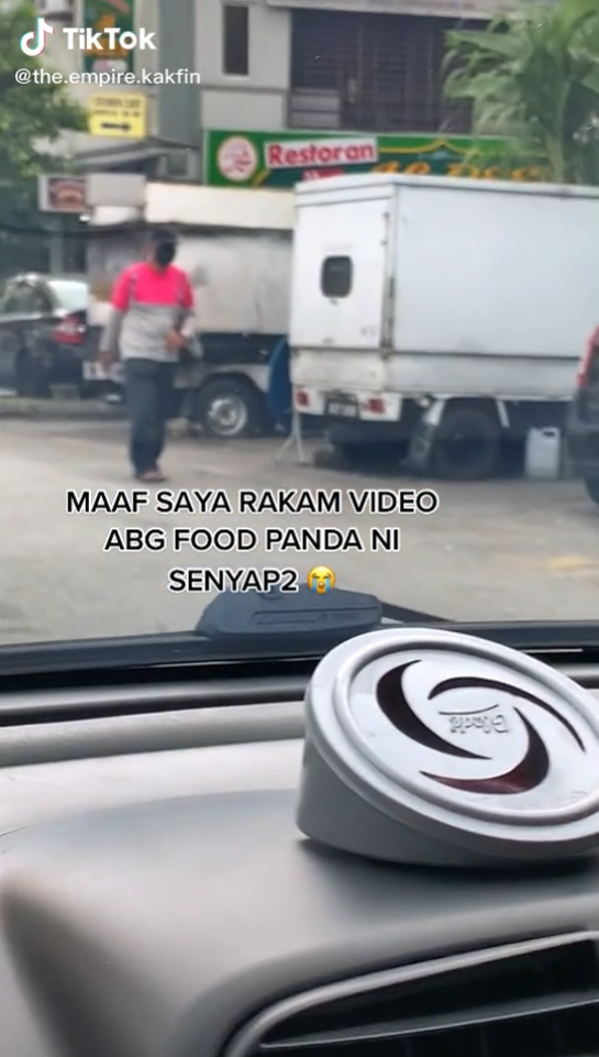 jumpa abang foodpanda yang berjalan kaki