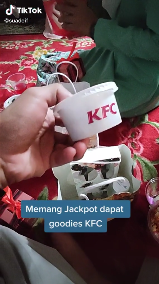 DOOR GIFT KFC