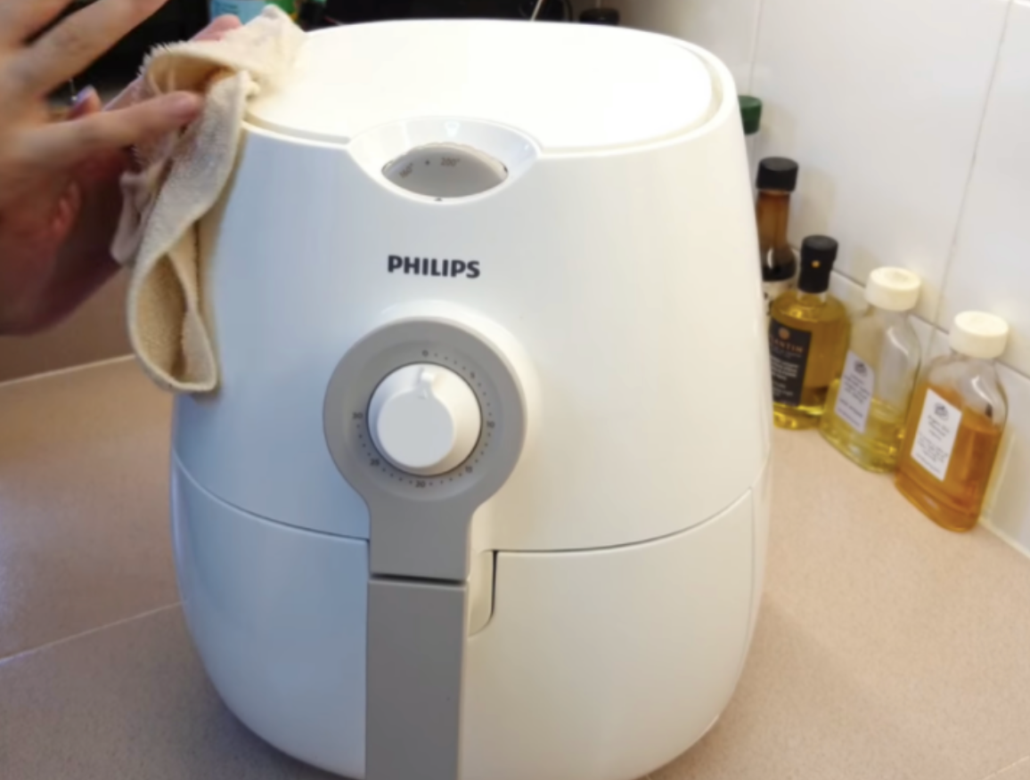 cuci air fryer supaya tahan lama