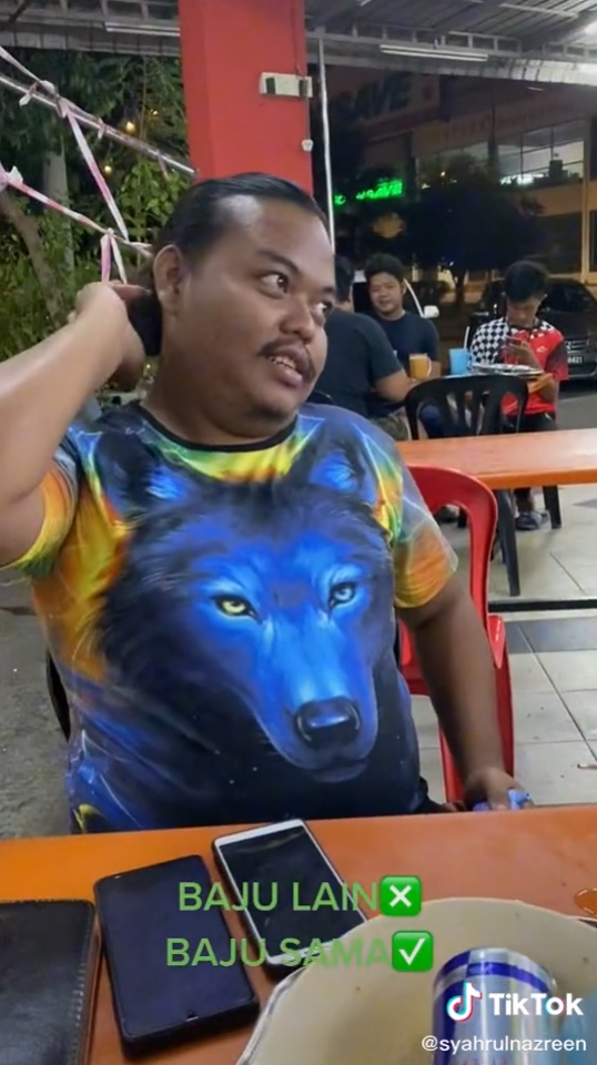 PAKAI BAJU SAMA DENGAN PEKERJA MAMAK