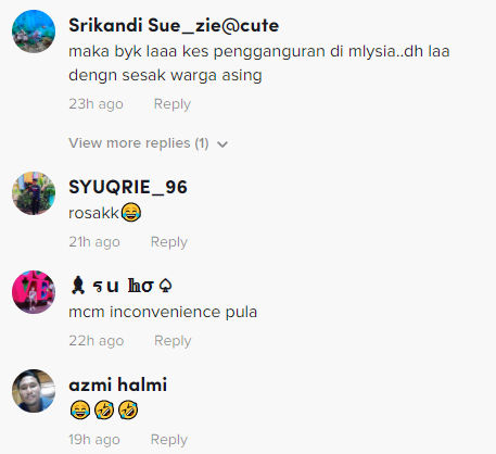 Gelagat Comel Dua Pelayan