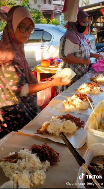 JUAL NASI AMBENG