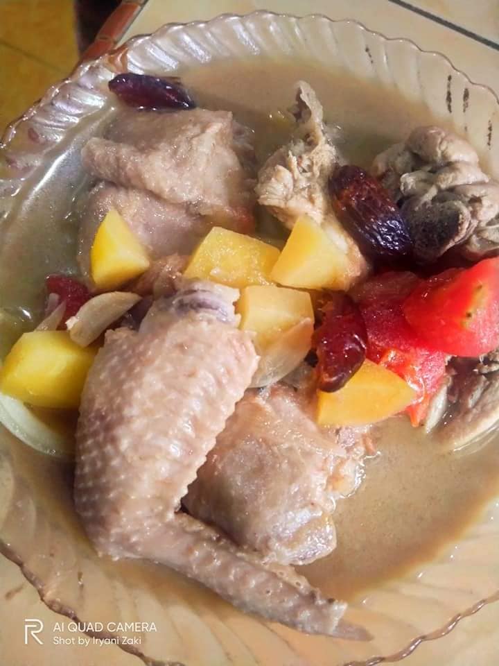 AYAM MASAK KURMA KELANTAN