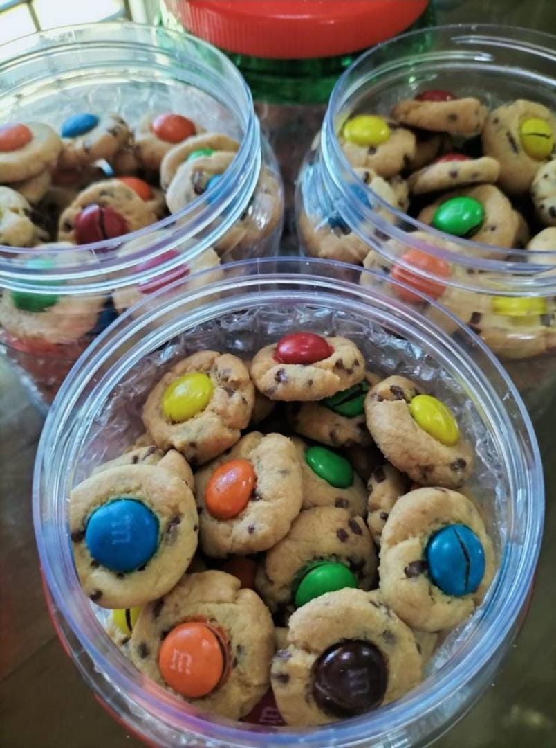 biskut m&m's