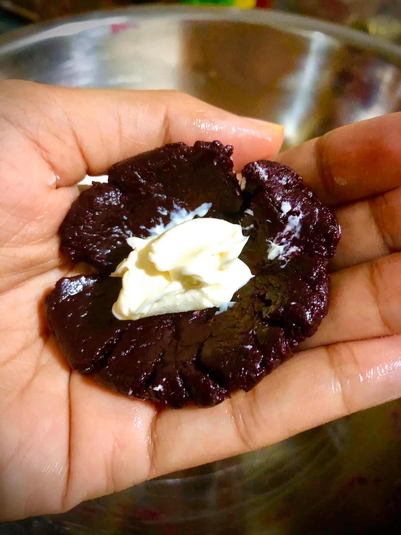 Cream Cheese Red Velvet Cookies