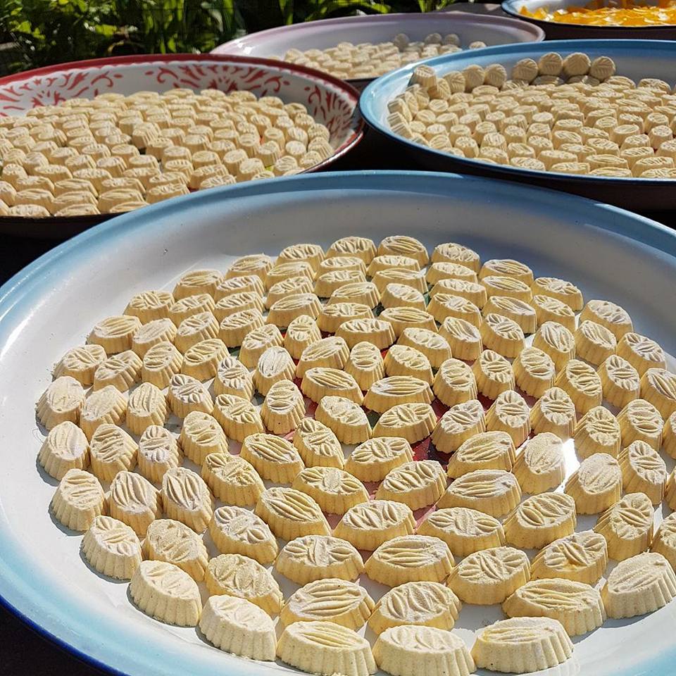 kuih putu kacang