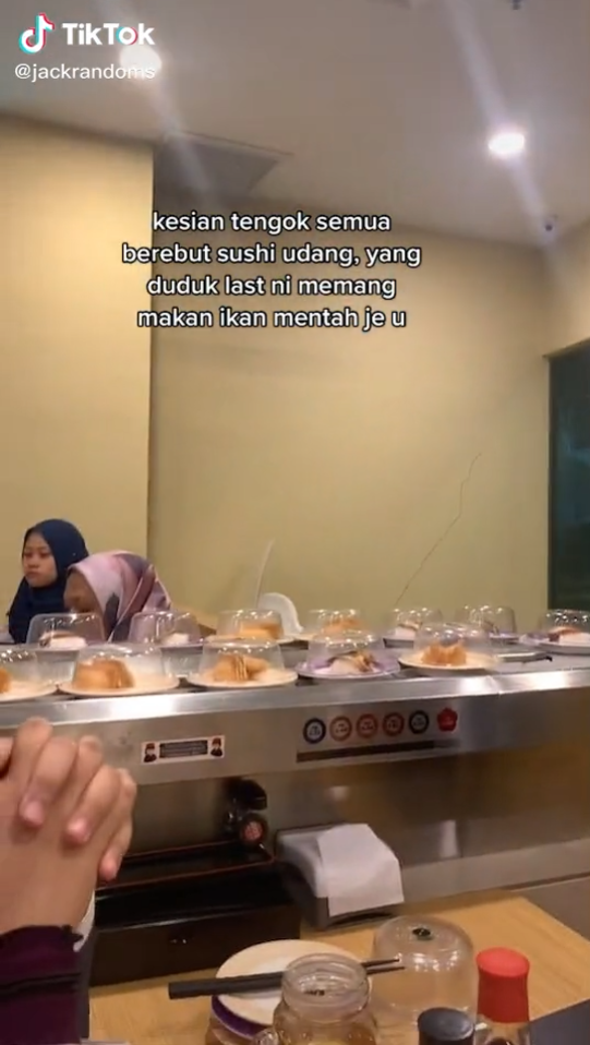 BEREBUT DI SUSHI KING