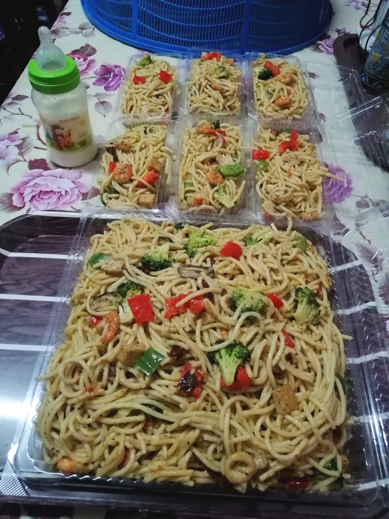 spaghetti aglio olio with cheese