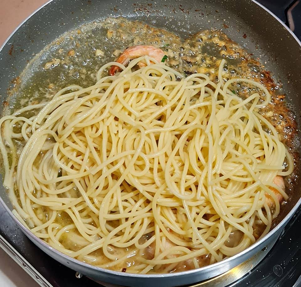 PRAWN SCAMPI PASTA