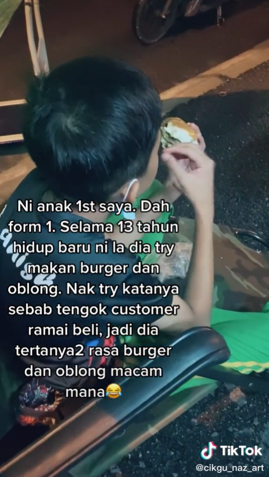 Pertama Kali Cuba Burger Ramly