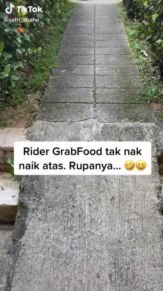 Rider Tak Mahu Naik Tangga