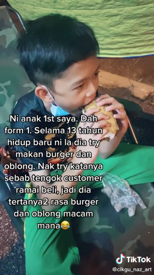 Pertama Kali Cuba Burger Ramly