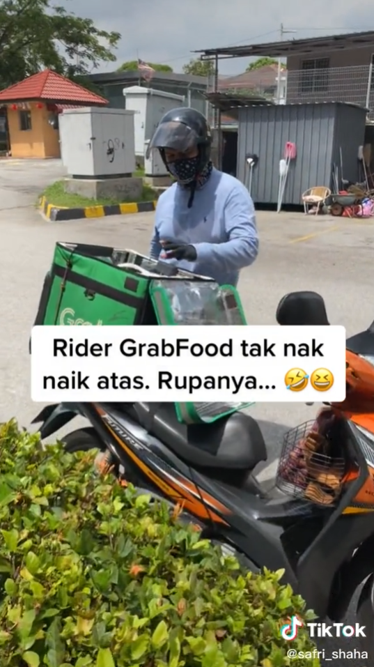 Rider Tak Mahu Naik Tangga