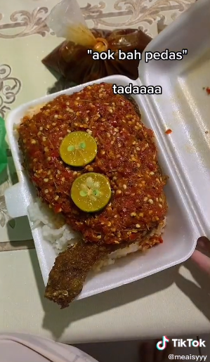 Minta Ayam Geprek Extra Pedas