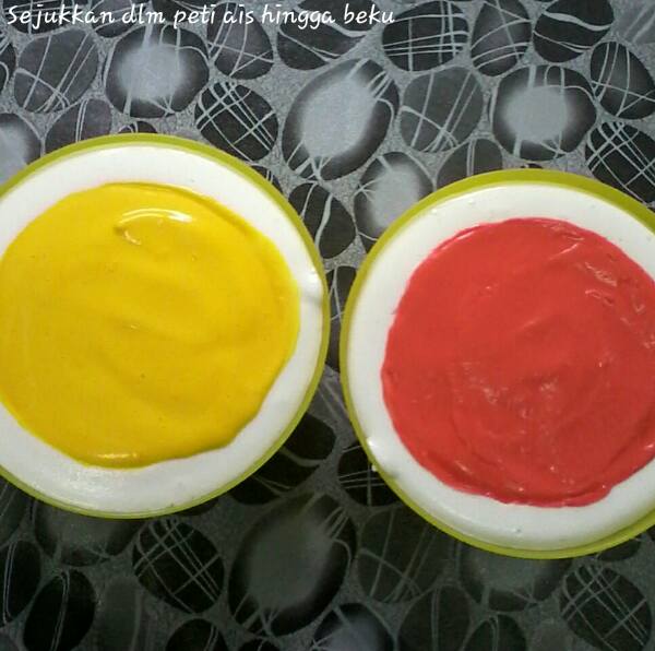 Puding Buih Tembikai Bersama Sos Kastad