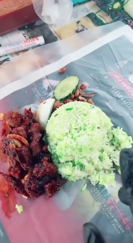 banding harga nasi lemak