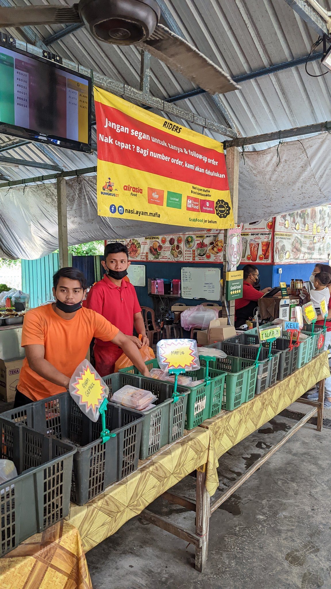 cara restoran nasi ayam mafia layan pelanggan