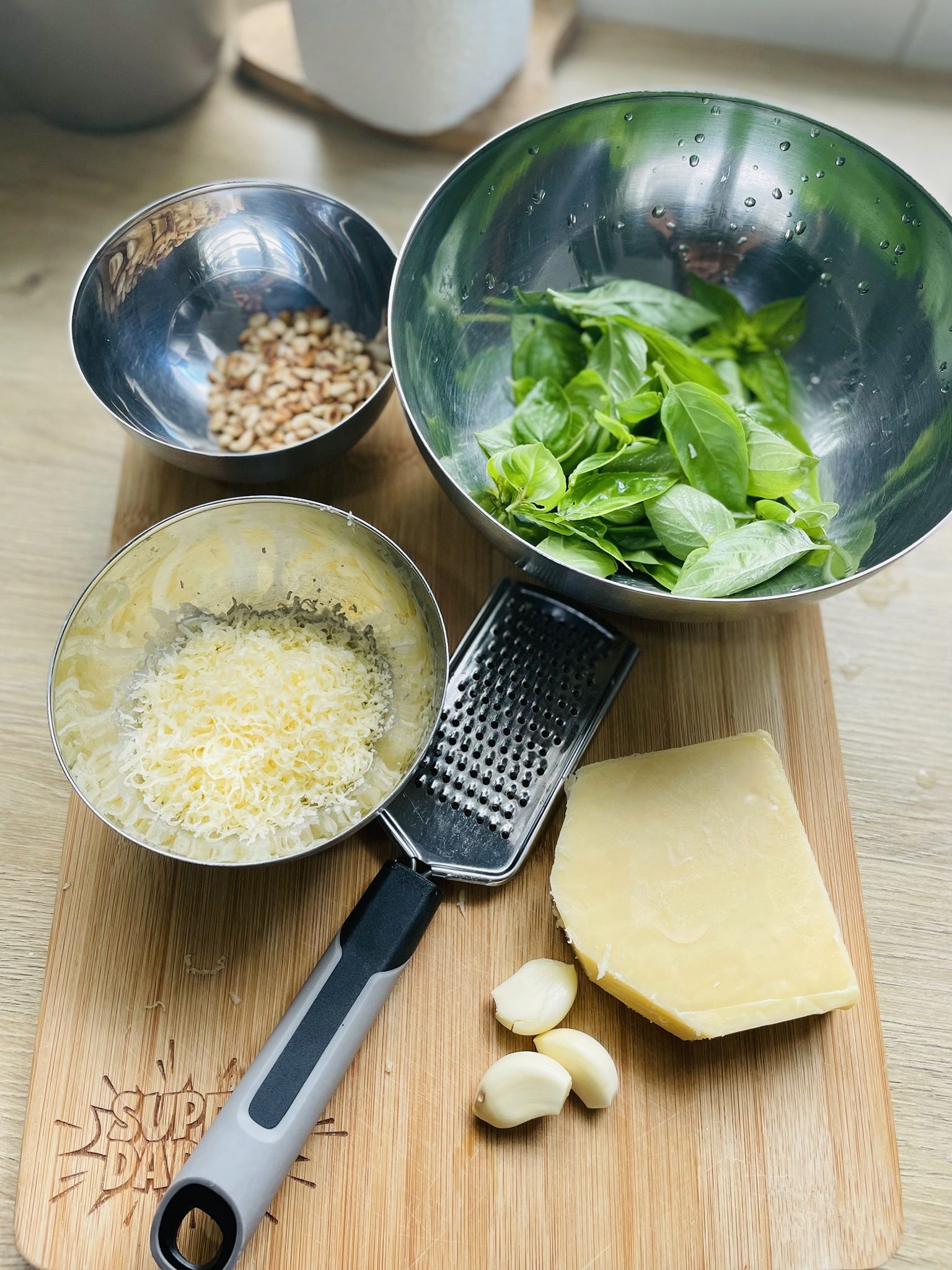 fettucini bersama sos pesto