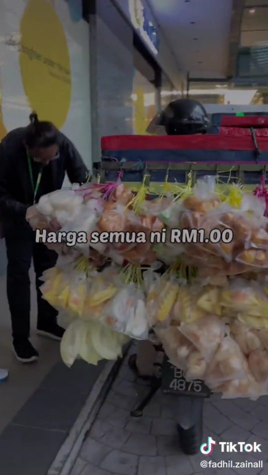 rider jual semua makanan RM1