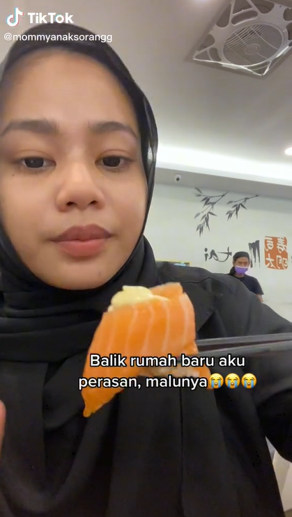 Makan Sushi Hingga Tak Sedar