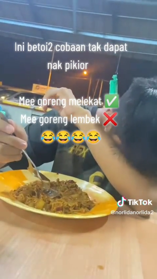 Mi Goreng Melekat