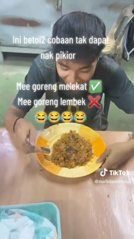 Mi Goreng Melekat