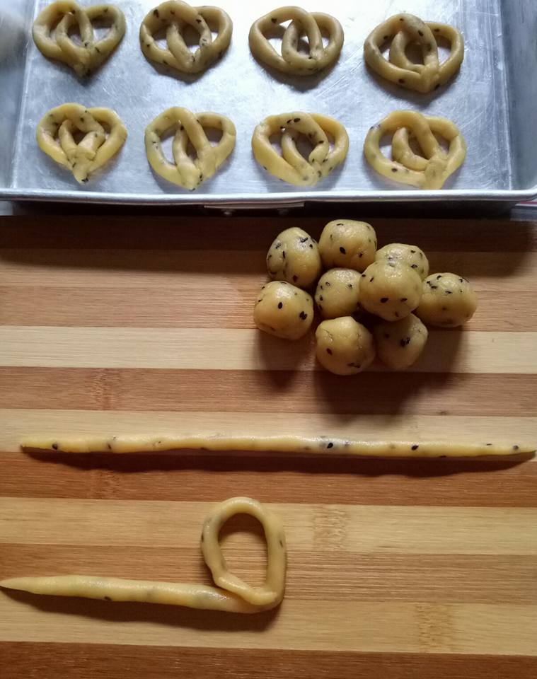 biskut pretzel homemade