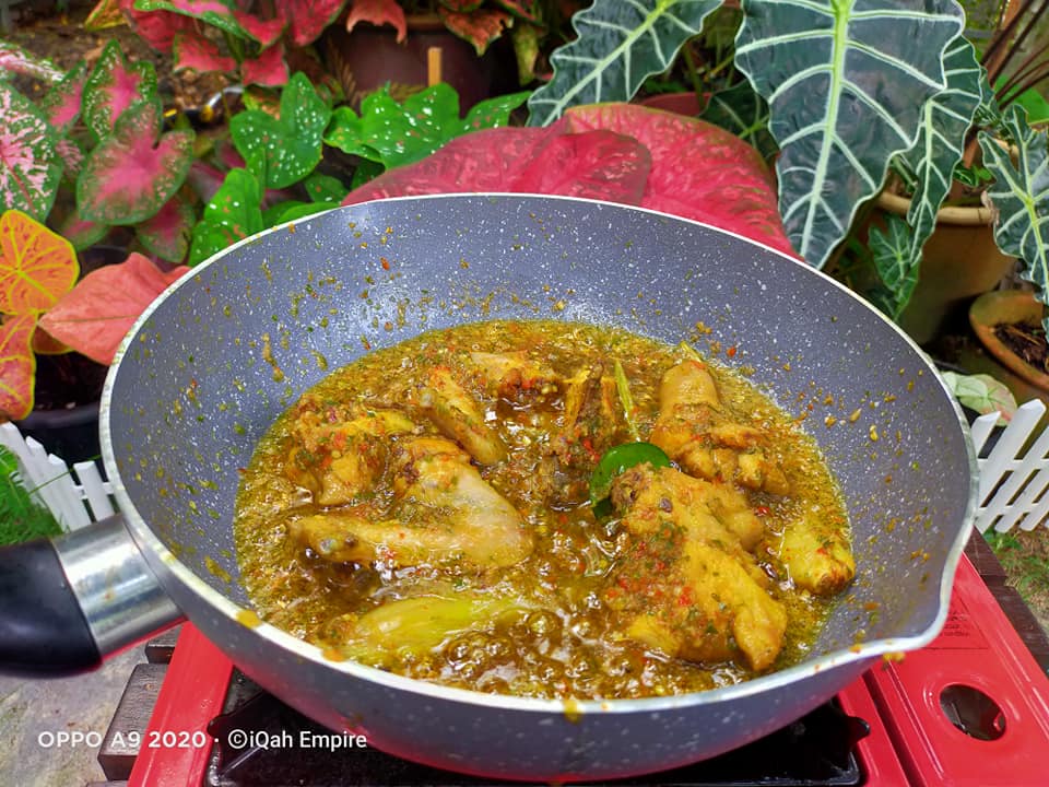 Tumis Ayam Serai