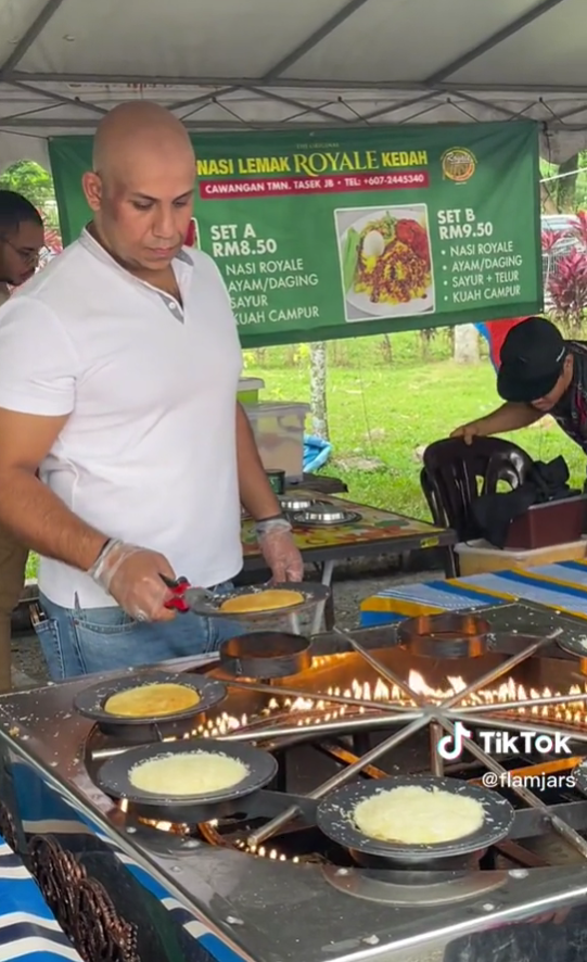 Peniaga Bazar Ramadan Mirip Van Diesel Tarik Perhatian Ramai, Netizen Syak Jual Kunafa Buat Part Time Berniaga