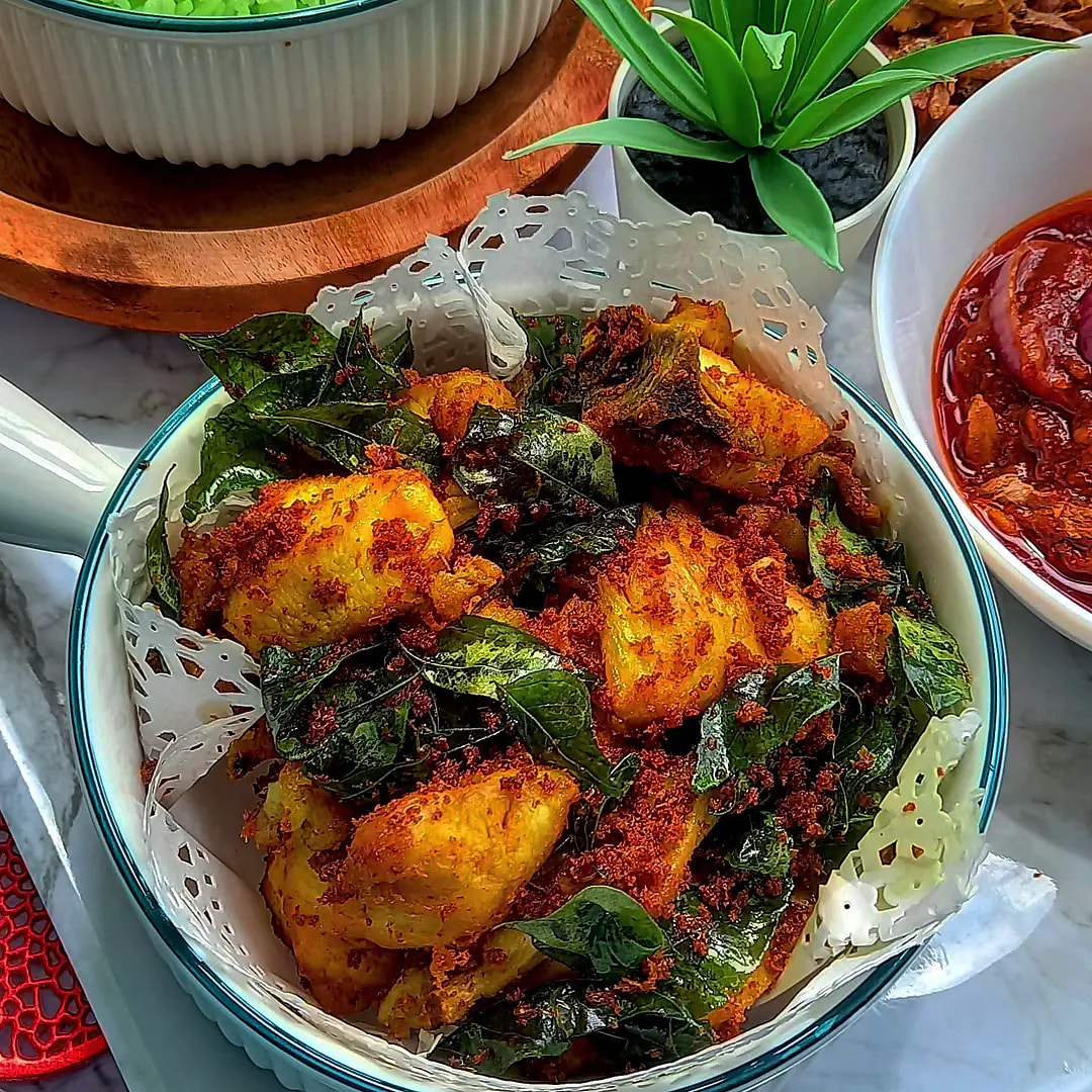 Nasi Lemak Hijau Pandan Ayam Berempah