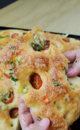 Roti Tanpa Uli (Foccacia)