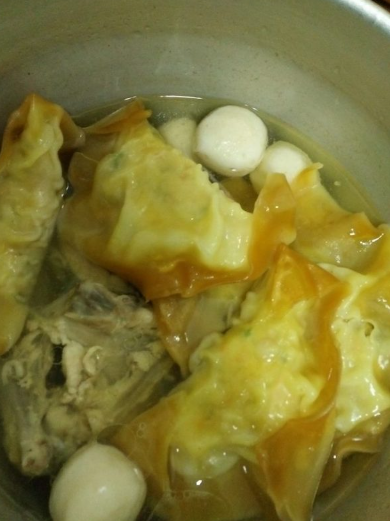 mi kicap & sup wantan