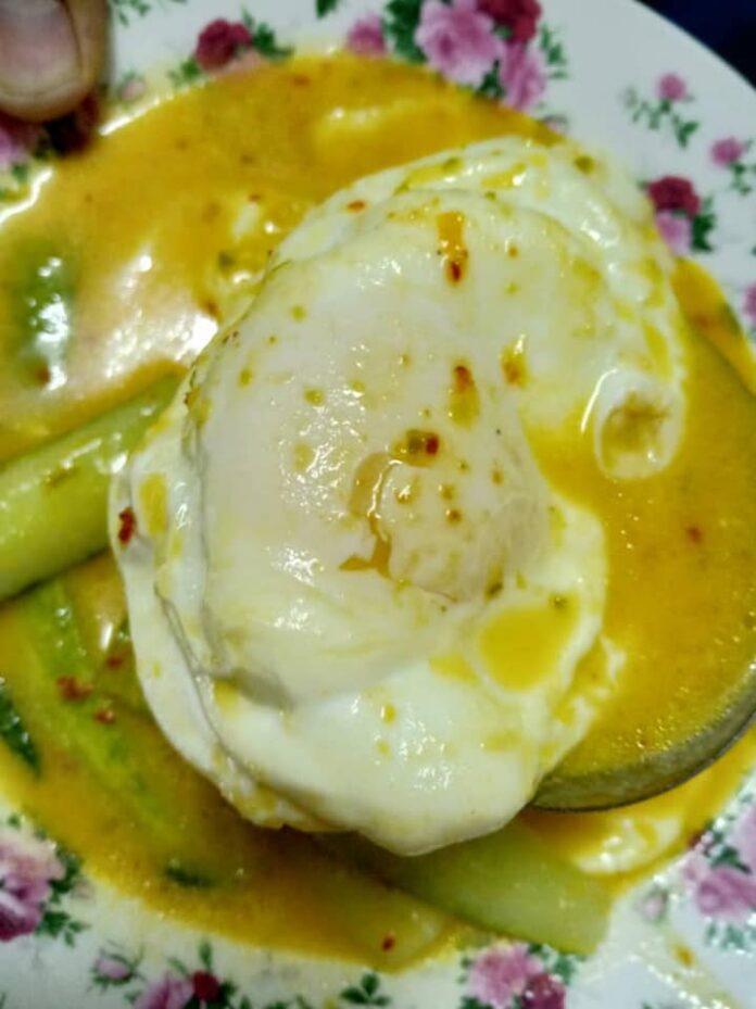 Gulai Tempoyak Telur Goyang